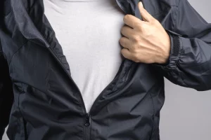 10 แบรนด์เสื้อกันหนาวผู้ชาย ใส่แล้วเท่ 2023